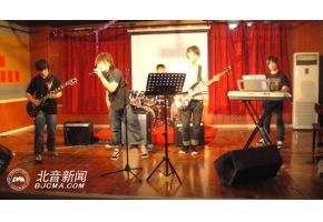 “骷髅海盗”乐队专场演出成功举行
