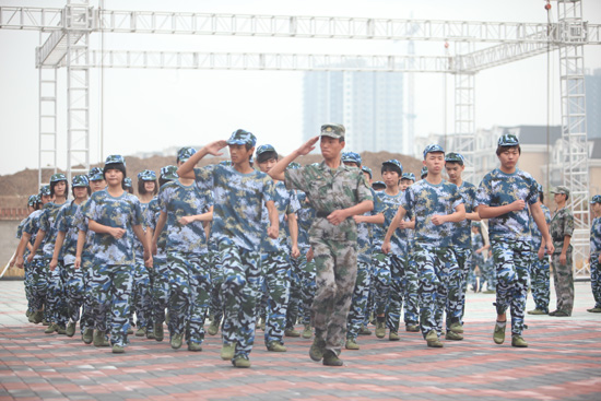 2010级新生阅兵方队