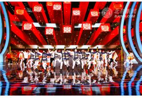 央视五四青年节丨吴磊刘雨昕明星学子齐聚 唱响“奋斗正青春”