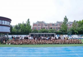 砺剑迷彩 逐梦艺途｜北京市现代音乐学校2026级新生军训总结大会圆满落幕